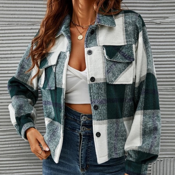 BellanBlue Jackets & Blazers - Plaid Green pocket button up jacket shacket fall